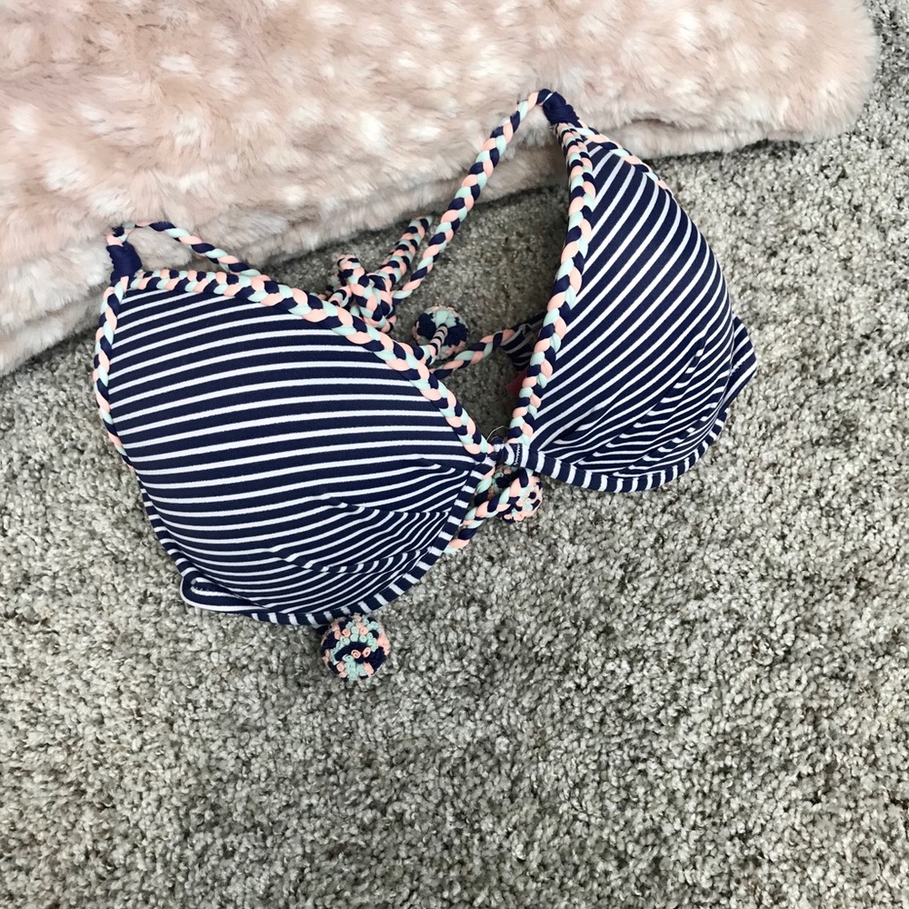 Victoria’s Secret bikini top 32DD
